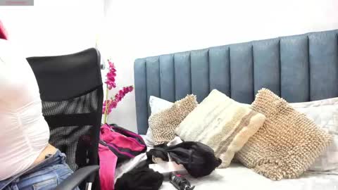 Snapshot of amberthomsonn chatting on 3, 3, 2025 Amber online show from 3, 3, 2025