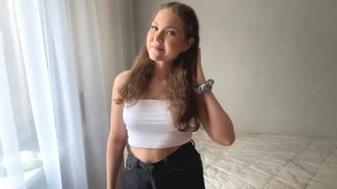Snapshot of ameeteuscher chatting on 14, 5, 2026 Mia online show from 14, 5, 2026