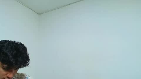 Snapshot of ameli_and_lucas chatting on 22, 1, 2025 Amelia Lucas online show from 22, 1, 2025