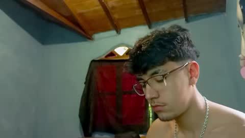 Snapshot of ameli_and_lucas chatting on 15, 9, 2025 Amelia Lucas online show from 15, 9, 2025