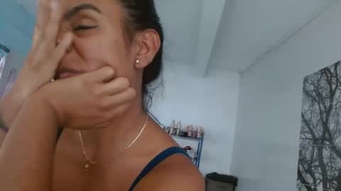 Snapshot of amelia_2023 chatting on 8, 9, 2025 amelia  online show from 8, 9, 2025