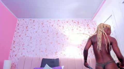 Amelia Adams online show from 8, 10, 2025