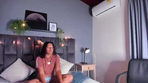 Snapshot of amelialaurent_ chatting on 14, 6, 2026 amelialaurent_ online show from 14, 6, 2026