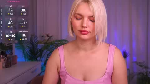 Snapshot of ameliawells chatting on 20, 10, 2025 Amelia online show from 20, 10, 2025