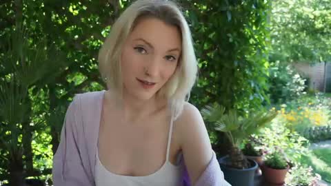 Call me Pixie or Amy xxx online show from 20, 5, 2026
