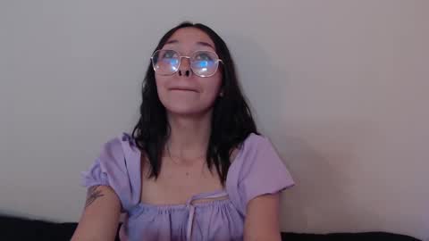 Snapshot of amelie_bss chatting on 4, 3, 2025 Amelie online show from 4, 3, 2025