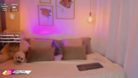 Snapshot of amelie_gonzalez chatting on 11, 2, 2025 online show from 11, 2, 2025