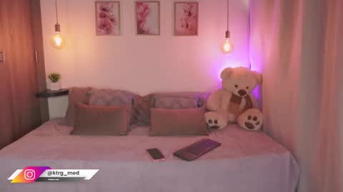 Snapshot of amelie_gonzalez chatting on 22, 9, 2025 online show from 22, 9, 2025