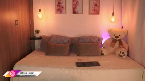 Snapshot of amelie_gonzalez chatting on 27, 9, 2025 online show from 27, 9, 2025