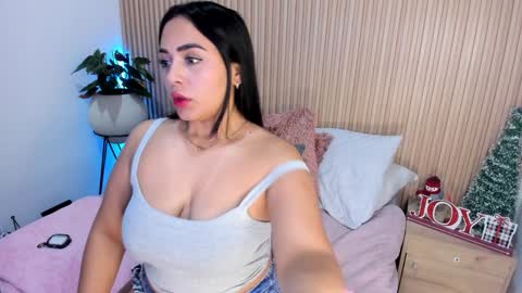 Snapshot of amelie_x chatting on 20, 12, 2024 Amelie online show from 20, 12, 2024