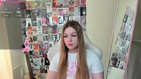 Snapshot of ameliepeach chatting on 2, 5, 2026 Amelie online show from 2, 5, 2026