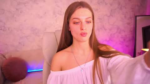 Snapshot of ami_lovee chatting on 22, 10, 2025 ami_lovee online show from 22, 10, 2025