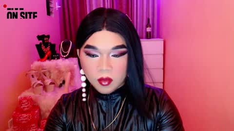 Snapshot of amiadoll chatting on 9, 12, 2024 Queen Mireska online show from 9, 12, 2024