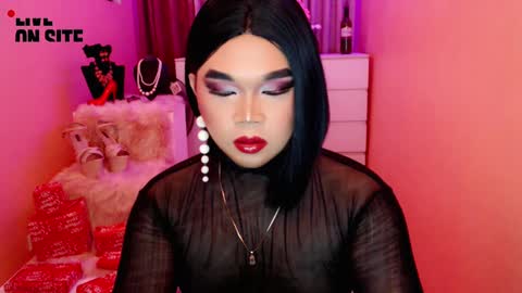 Snapshot of amiadoll chatting on 12, 12, 2024 Queen Mireska online show from 12, 12, 2024