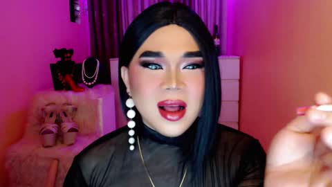 Snapshot of amiadoll chatting on 31, 12, 2024 Queen Mireska online show from 31, 12, 2024