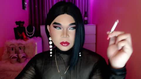 Snapshot of amiadoll chatting on 5, 1, 2025 Queen Mireska online show from 5, 1, 2025