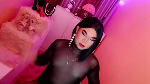 Snapshot of amiadoll chatting on 9, 1, 2025 Queen Mireska online show from 9, 1, 2025