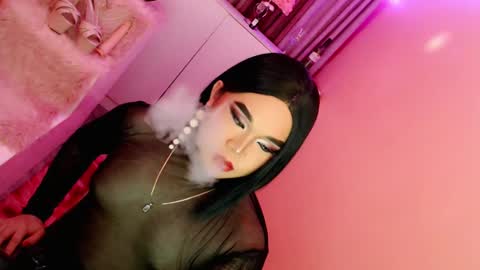 Snapshot of amiadoll chatting on 15, 1, 2025 Queen Mireska online show from 15, 1, 2025