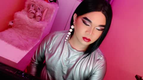 Snapshot of amiadoll chatting on 21, 1, 2025 Queen Mireska online show from 21, 1, 2025