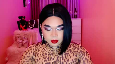 Snapshot of amiadoll chatting on 1, 2, 2025 Queen Mireska online show from 1, 2, 2025