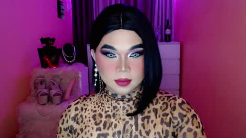 Snapshot of amiadoll chatting on 2, 2, 2025 Queen Mireska online show from 2, 2, 2025