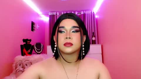 Snapshot of amiadoll chatting on 3, 2, 2025 Queen Mireska online show from 3, 2, 2025