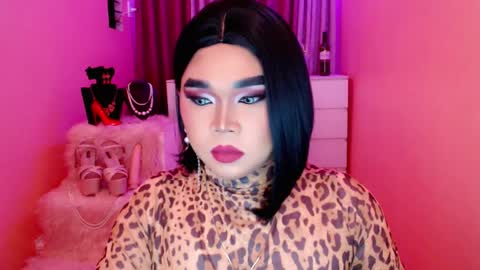 Snapshot of amiadoll chatting on 4, 2, 2025 Queen Mireska online show from 4, 2, 2025