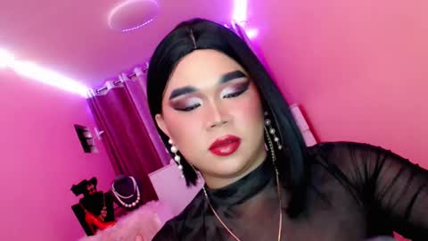 Snapshot of amiadoll chatting on 4, 2, 2025 Queen Mireska online show from 4, 2, 2025