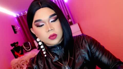 Snapshot of amiadoll chatting on 5, 2, 2025 Queen Mireska online show from 5, 2, 2025