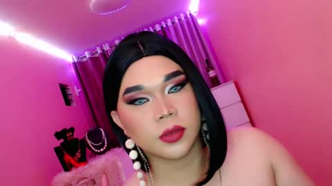 Snapshot of amiadoll chatting on 5, 2, 2025 Queen Mireska online show from 5, 2, 2025