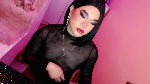 Snapshot of amiadoll chatting on 6, 2, 2025 Queen Mireska online show from 6, 2, 2025