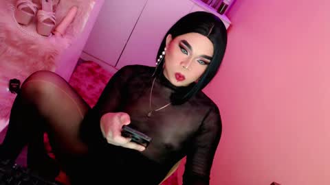 Snapshot of amiadoll chatting on 7, 2, 2025 Queen Mireska online show from 7, 2, 2025