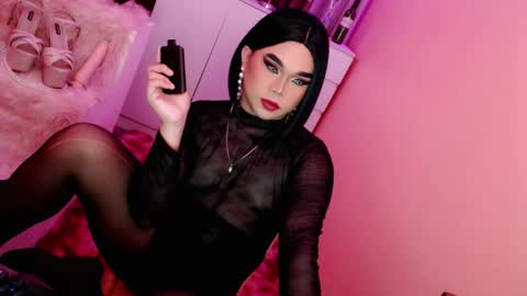 Snapshot of amiadoll chatting on 7, 2, 2025 Queen Mireska online show from 7, 2, 2025