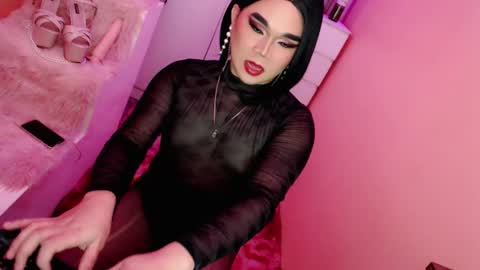 Snapshot of amiadoll chatting on 7, 2, 2025 Queen Mireska online show from 7, 2, 2025