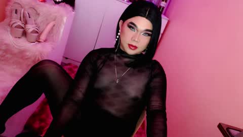 Snapshot of amiadoll chatting on 8, 2, 2025 Queen Mireska online show from 8, 2, 2025