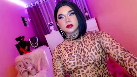 Snapshot of amiadoll chatting on 8, 2, 2025 Queen Mireska online show from 8, 2, 2025