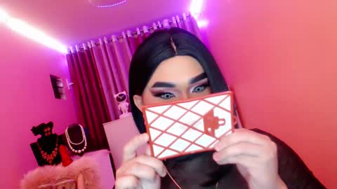 Snapshot of amiadoll chatting on 16, 2, 2025 Queen Mireska online show from 16, 2, 2025