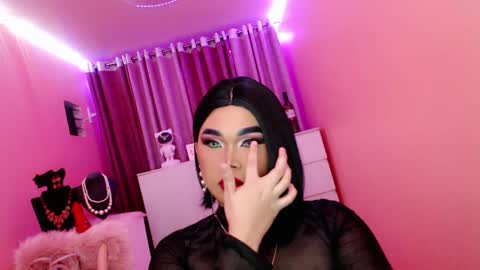 Snapshot of amiadoll chatting on 16, 2, 2025 Queen Mireska online show from 16, 2, 2025