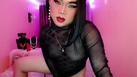 Snapshot of amiadoll chatting on 22, 2, 2025 Queen Mireska online show from 22, 2, 2025