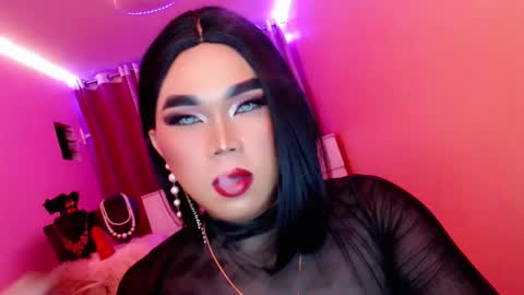 Snapshot of amiadoll chatting on 1, 3, 2025 Queen Mireska online show from 1, 3, 2025