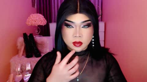 Snapshot of amiadoll chatting on 25, 9, 2025 Queen Mireska online show from 25, 9, 2025