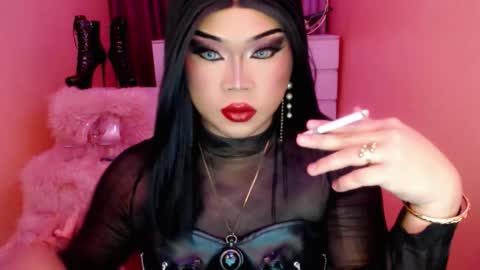 Snapshot of amiadoll chatting on 12, 10, 2025 Queen Mireska online show from 12, 10, 2025