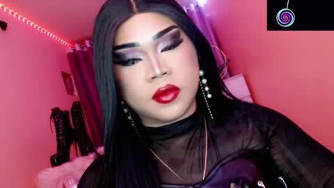 Snapshot of amiadoll chatting on 24, 10, 2025 Queen Mireska online show from 24, 10, 2025