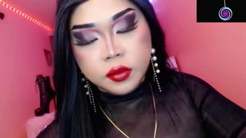 Snapshot of amiadoll chatting on 4, 11, 2025 Queen Mireska online show from 4, 11, 2025