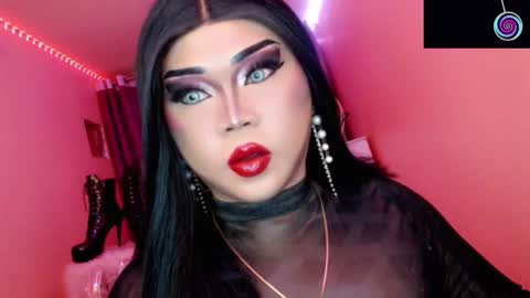 Snapshot of amiadoll chatting on 7, 11, 2025 Queen Mireska online show from 7, 11, 2025