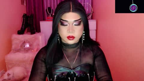 Snapshot of amiadoll chatting on 8, 11, 2025 Queen Mireska online show from 8, 11, 2025