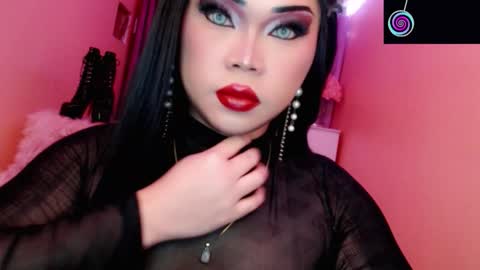 Snapshot of amiadoll chatting on 27, 11, 2025 Queen Mireska online show from 27, 11, 2025