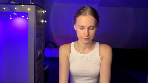 Snapshot of amily_sunray chatting on 19, 7, 2026 Amily online show from 19, 7, 2026