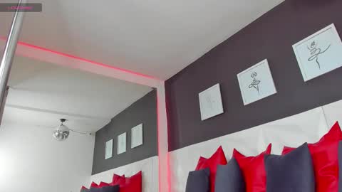 Snapshot of amira_sanz_ chatting on 31, 10, 2025 Amira Sanz online show from 31, 10, 2025