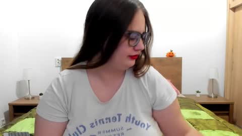 Amira Vyxen online show from 15, 11, 2025